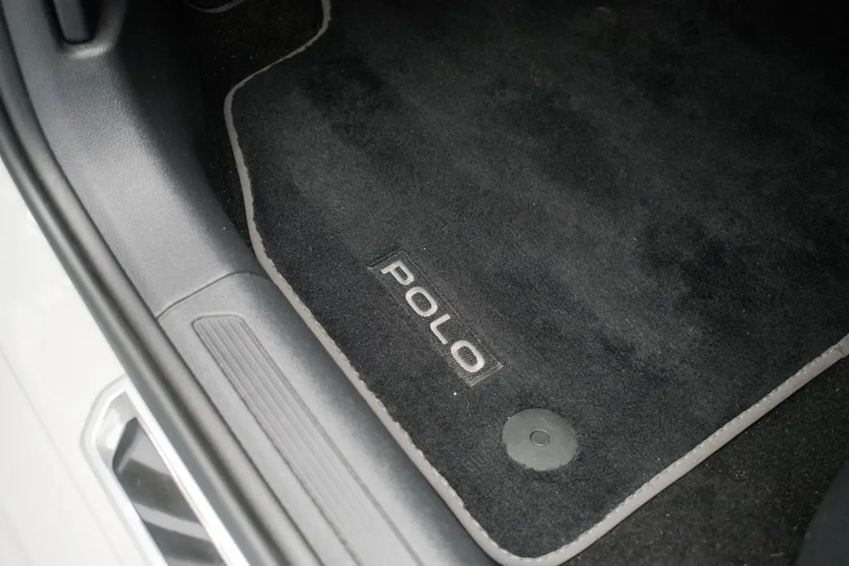 1.0 TSI R-LINE NL-auto [ IQ Light Stoelverwarming Virtual Cockpit Alcantara Adaptive Cruise Control Lane Assist ]