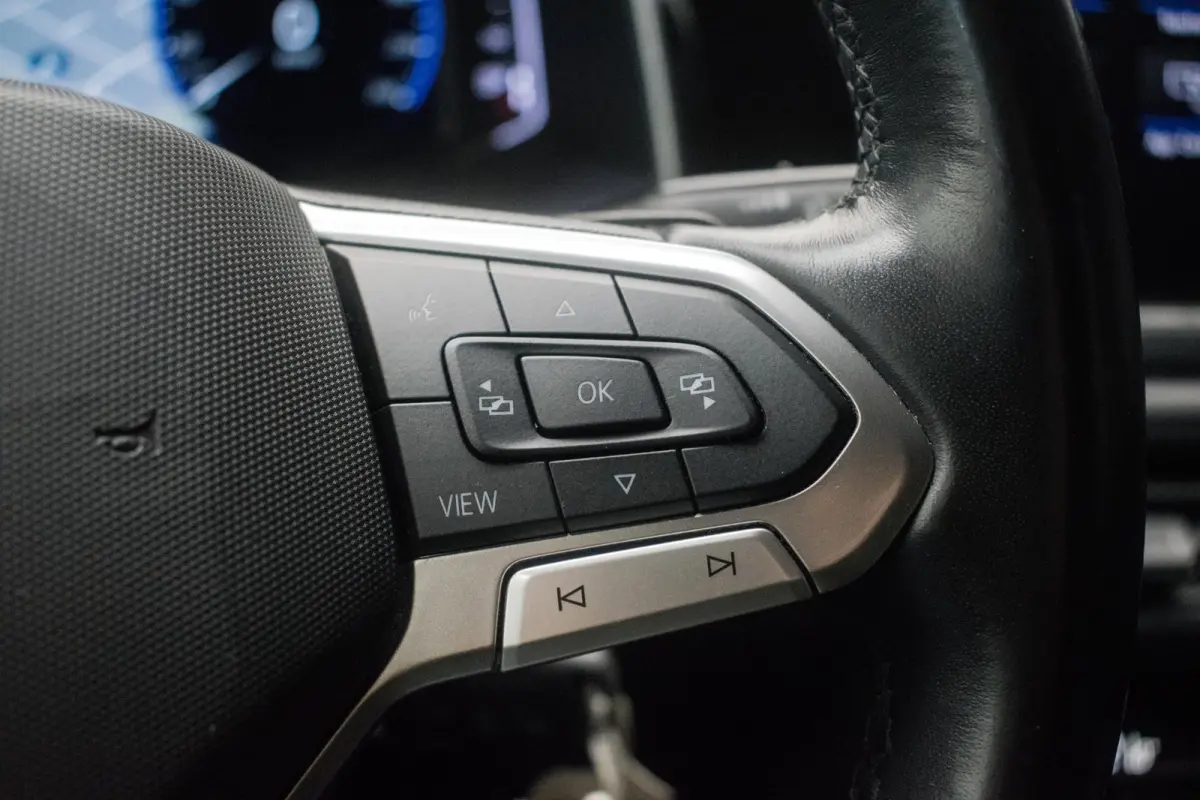 1.0 TSI R-LINE NL-auto [ IQ Light Stoelverwarming Virtual Cockpit Alcantara Adaptive Cruise Control Lane Assist ]