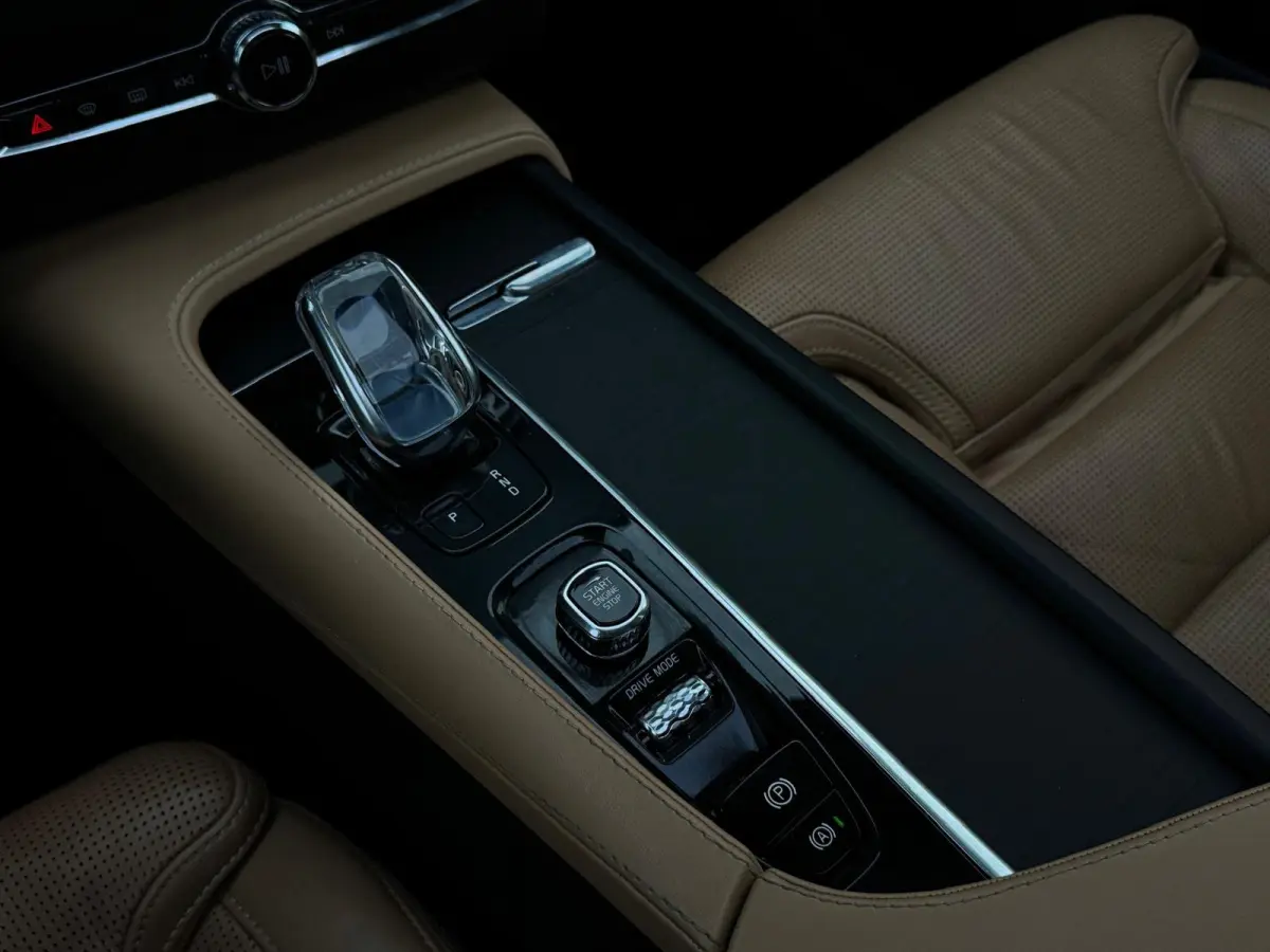 2.0 T8 Recharge AWD Inscription M22 FULL PANO|LEDER| CR CONTROL
