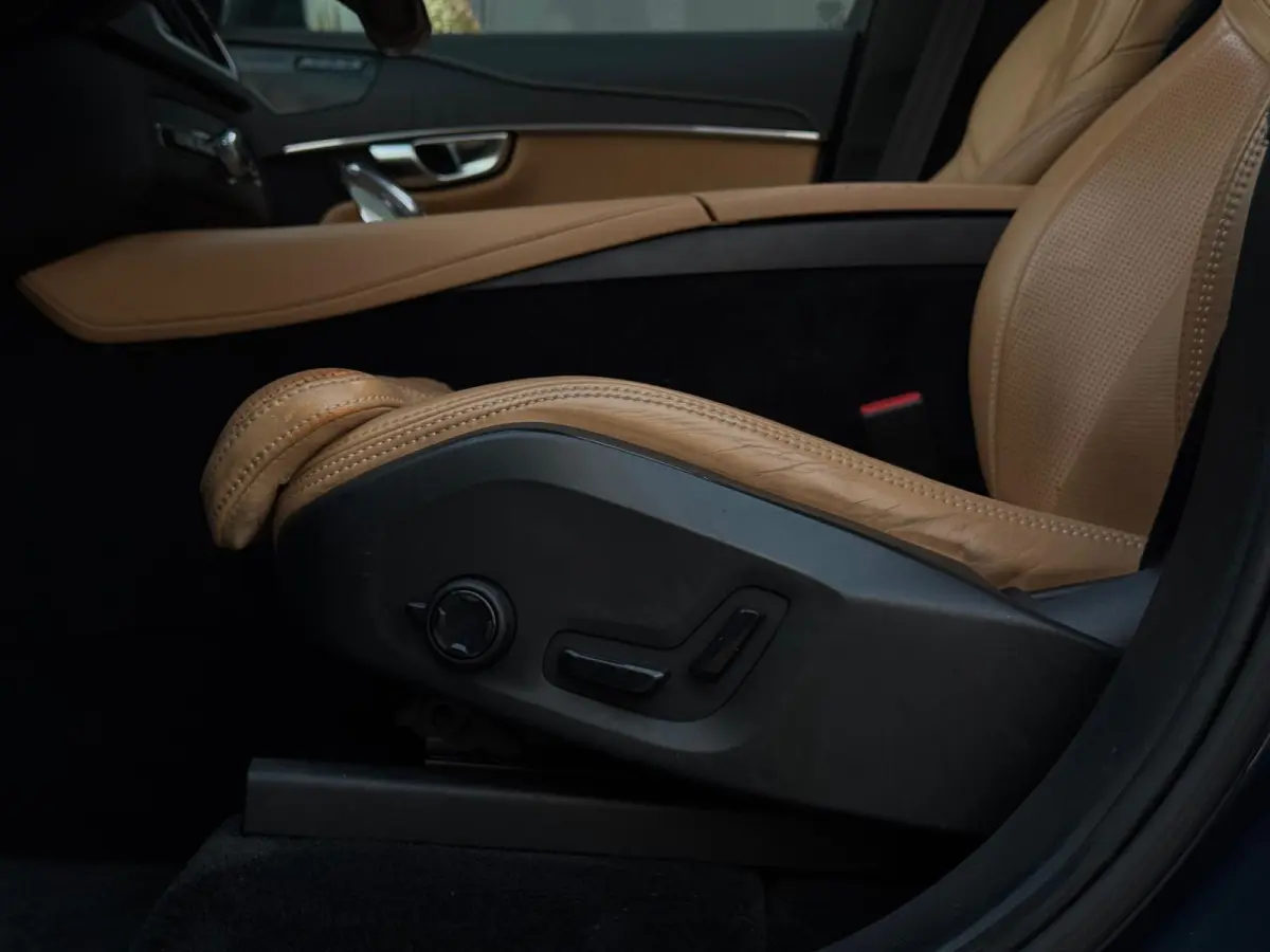 2.0 T8 Recharge AWD Inscription M22 FULL PANO|LEDER| CR CONTROL