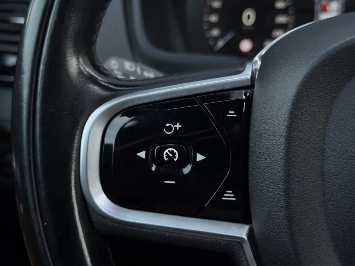 2.0 T8 Recharge AWD Inscription M22 FULL PANO|LEDER| CR CONTROL