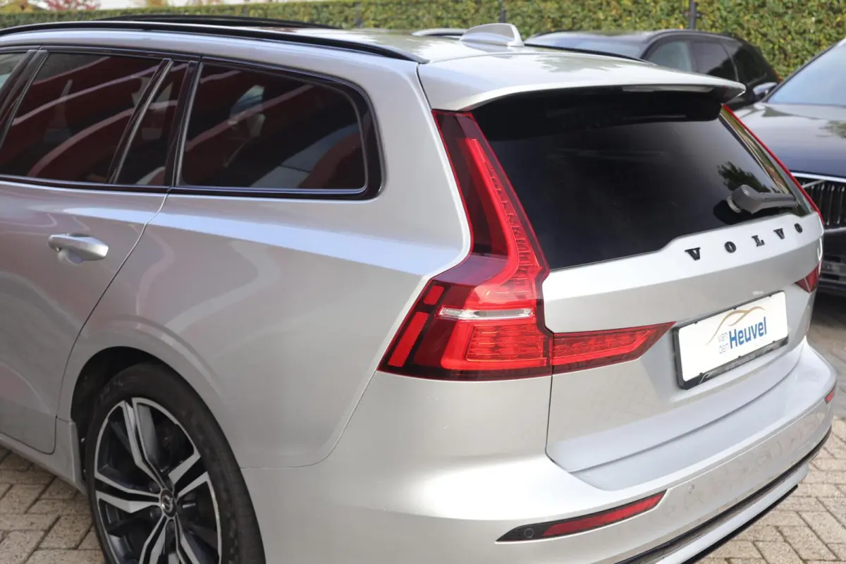 T6 Recharge AWD R-Design