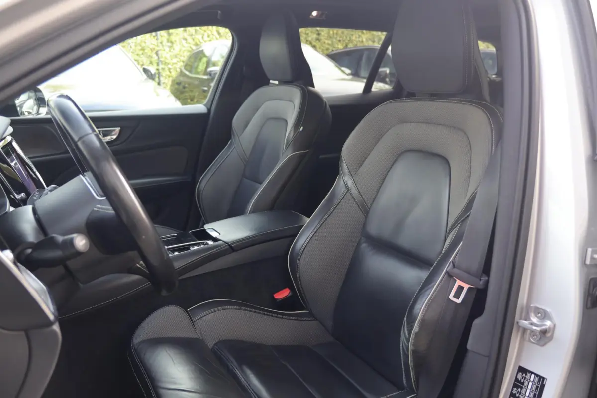 T6 Recharge AWD R-Design