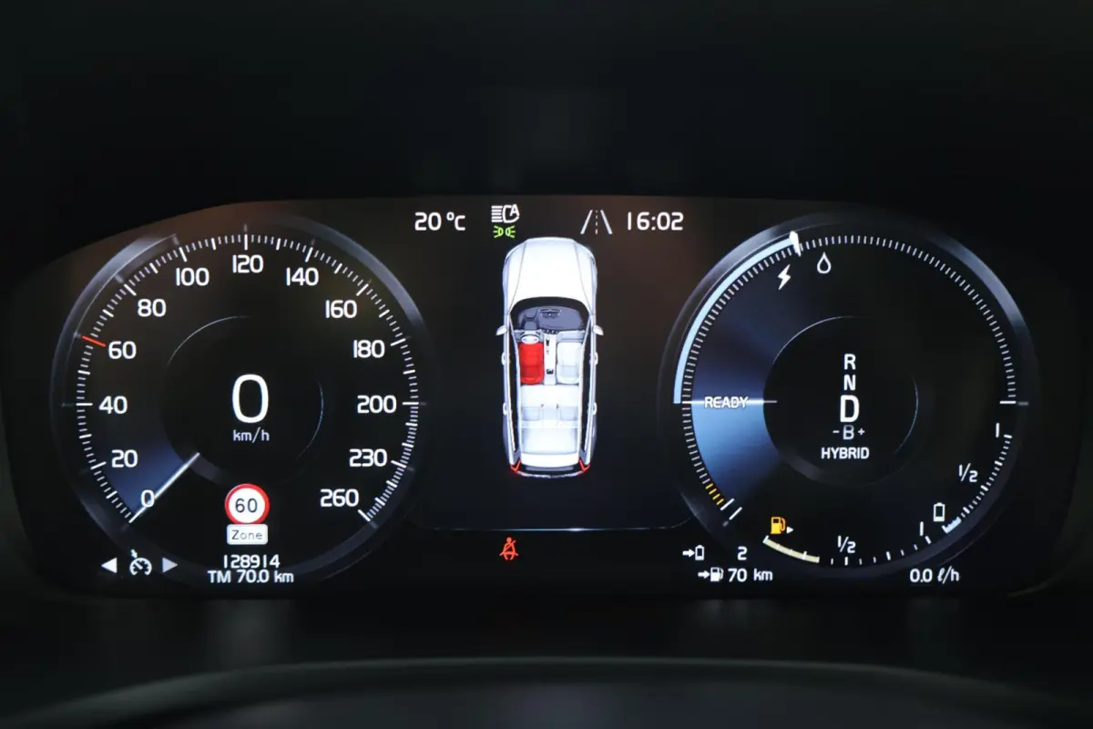 T6 Recharge AWD R-Design
