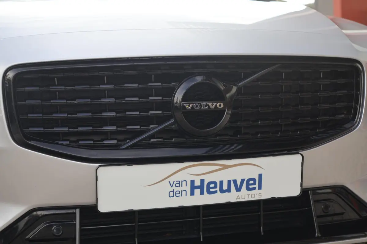 T6 Recharge AWD R-Design