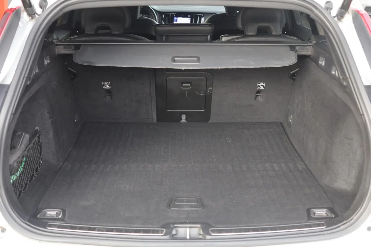 T6 Recharge AWD R-Design