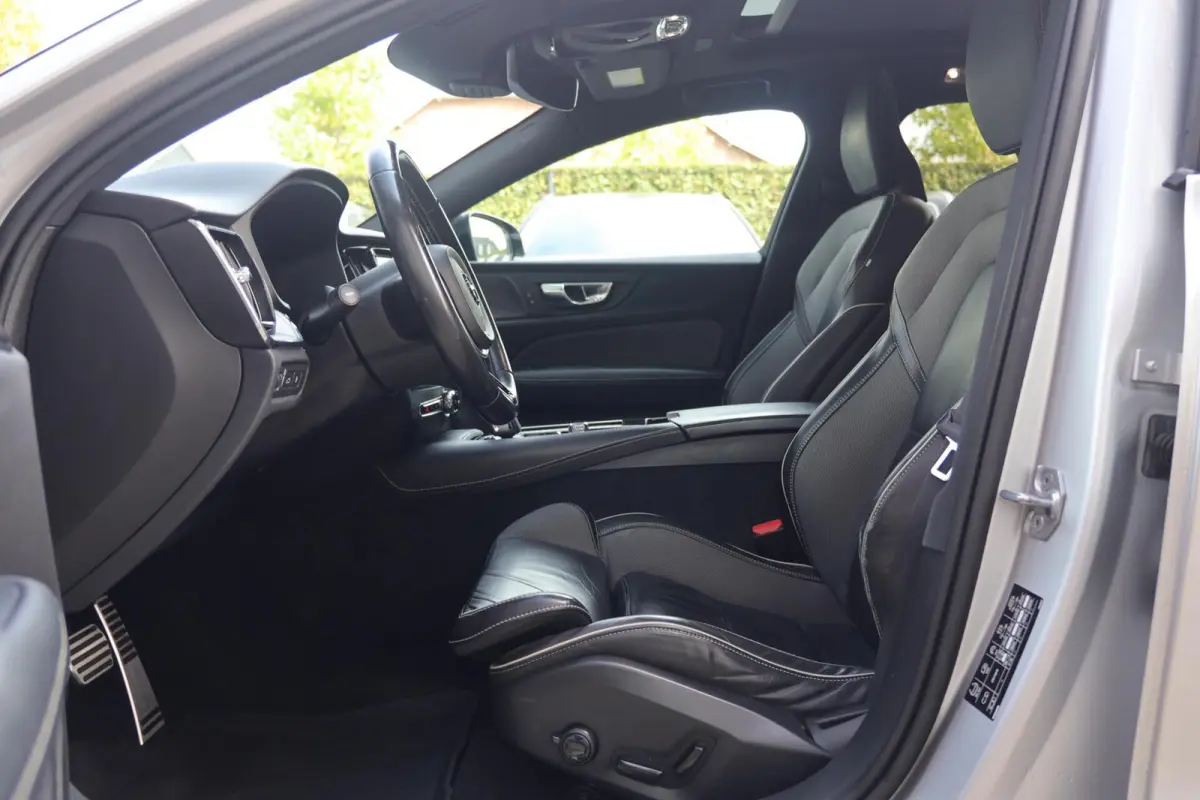 T6 Recharge AWD R-Design