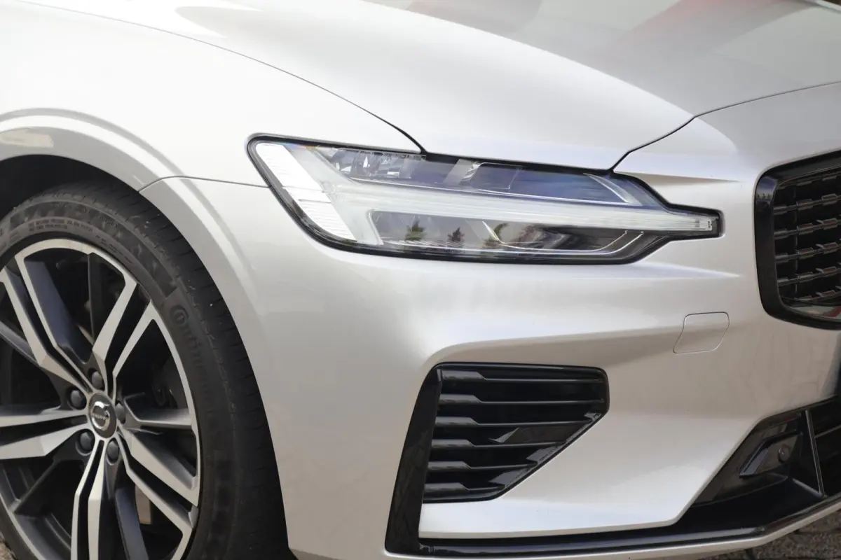 T6 Recharge AWD R-Design