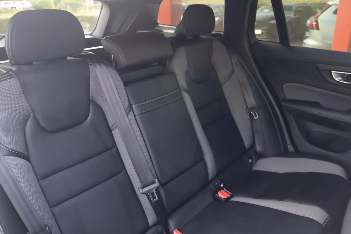 T6 Recharge AWD R-Design