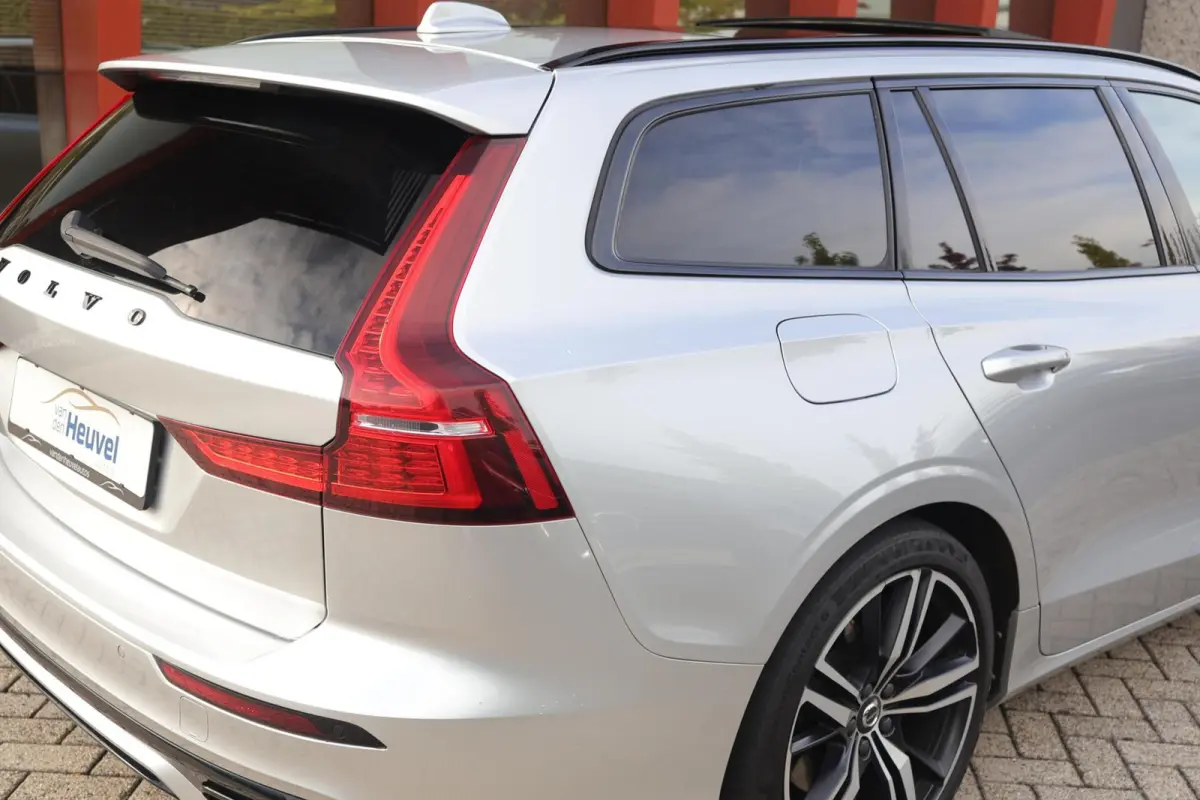 T6 Recharge AWD R-Design