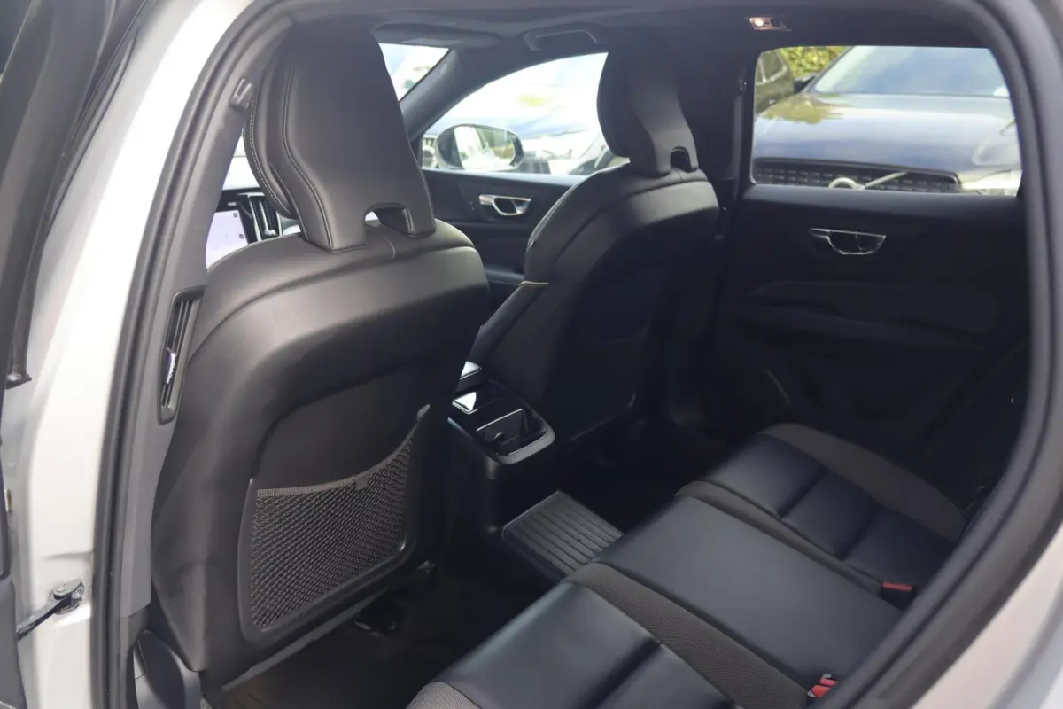 T6 Recharge AWD R-Design