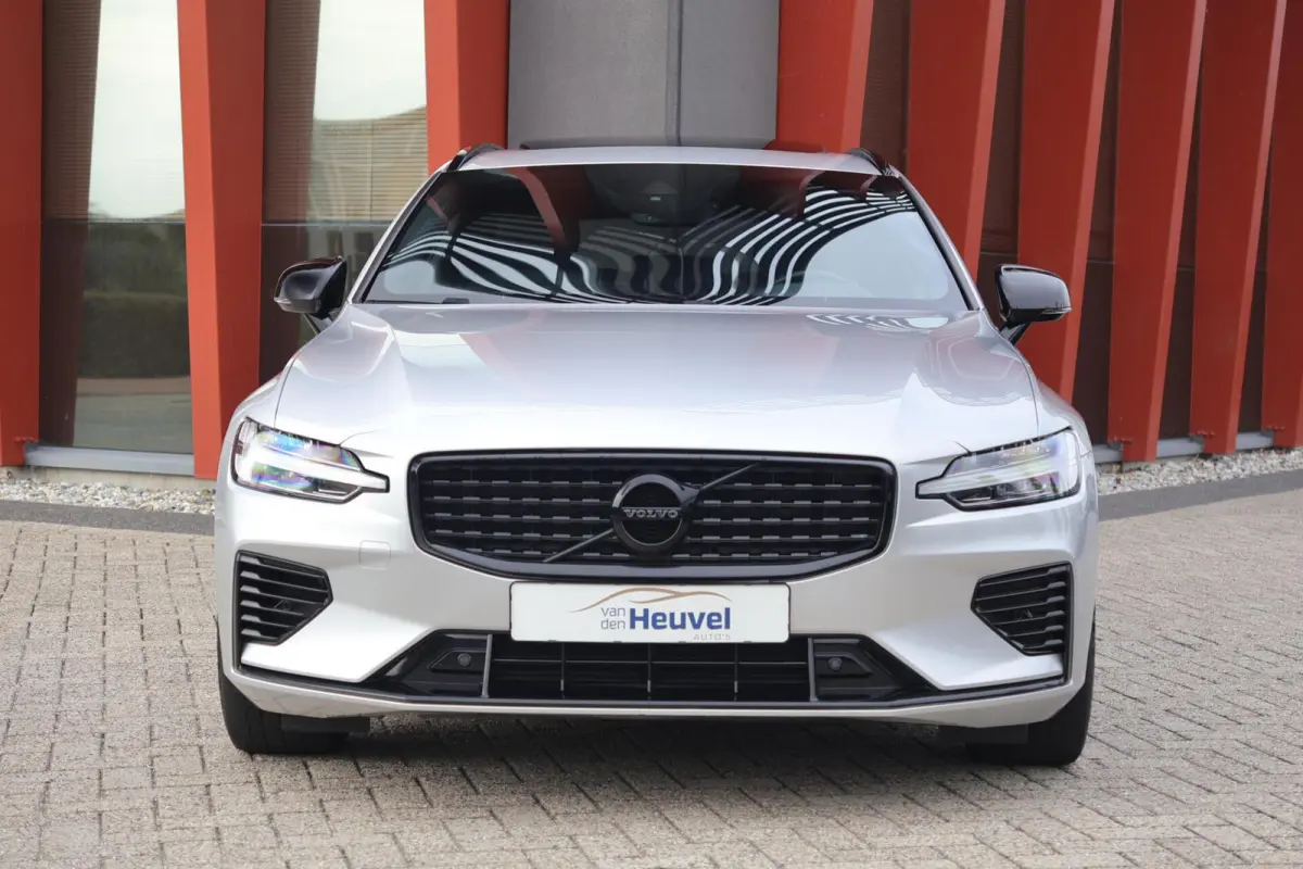 T6 Recharge AWD R-Design