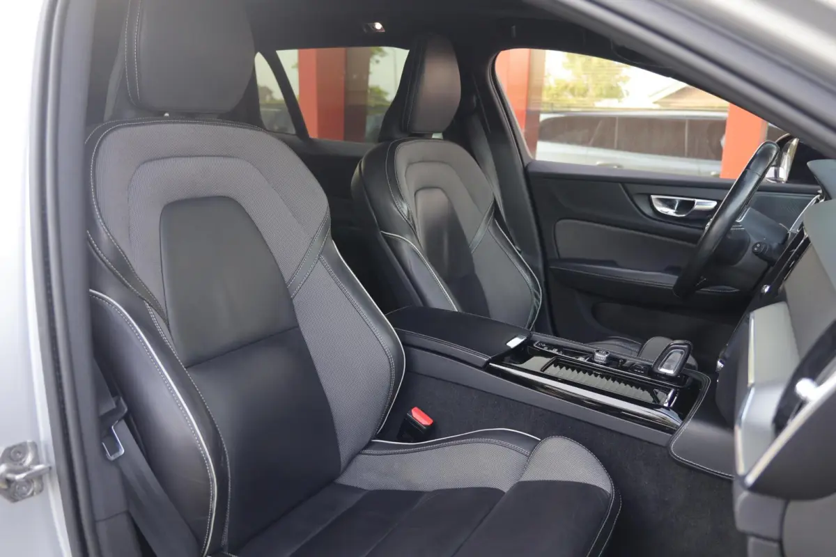 T6 Recharge AWD R-Design