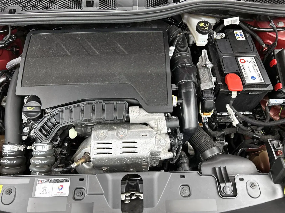1.2 130pk GT-Line Automaat | Trekhaak | Navigatie | Adaptieve Cruise Control | Camera | Dodehoekdetectie | Climate Control | LED | 17"LMV |