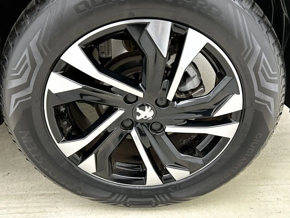 1.2 130pk GT-Line Automaat | Trekhaak | Navigatie | Adaptieve Cruise Control | Camera | Dodehoekdetectie | Climate Control | LED | 17"LMV |