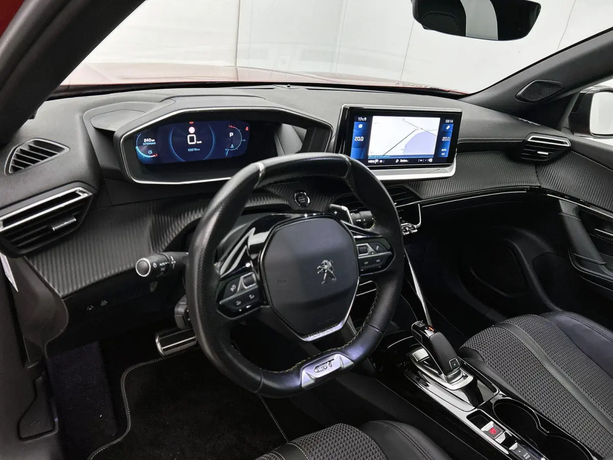 1.2 130pk GT-Line Automaat | Trekhaak | Navigatie | Adaptieve Cruise Control | Camera | Dodehoekdetectie | Climate Control | LED | 17"LMV |