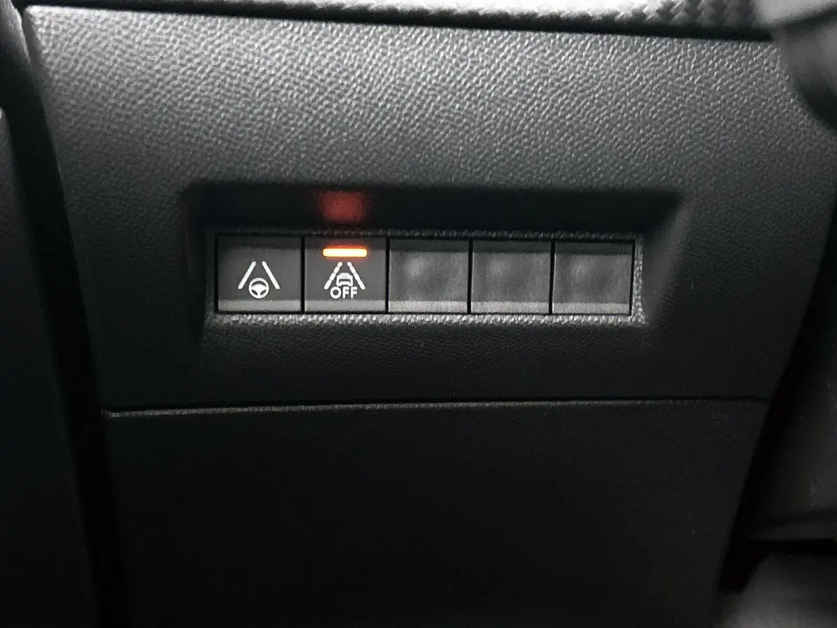 1.2 130pk GT-Line Automaat | Trekhaak | Navigatie | Adaptieve Cruise Control | Camera | Dodehoekdetectie | Climate Control | LED | 17"LMV |