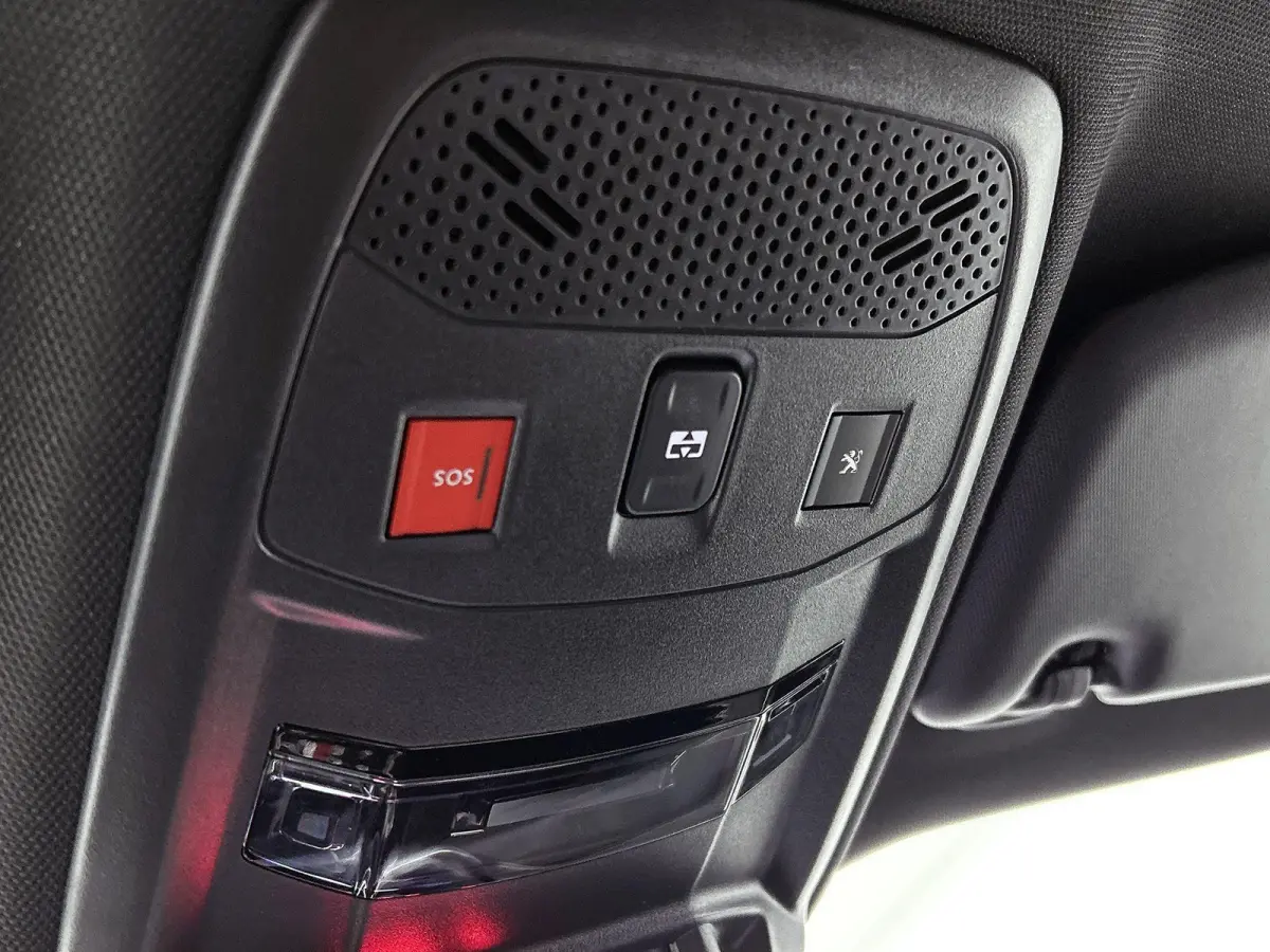1.2 130pk GT-Line Automaat | Trekhaak | Navigatie | Adaptieve Cruise Control | Camera | Dodehoekdetectie | Climate Control | LED | 17"LMV |