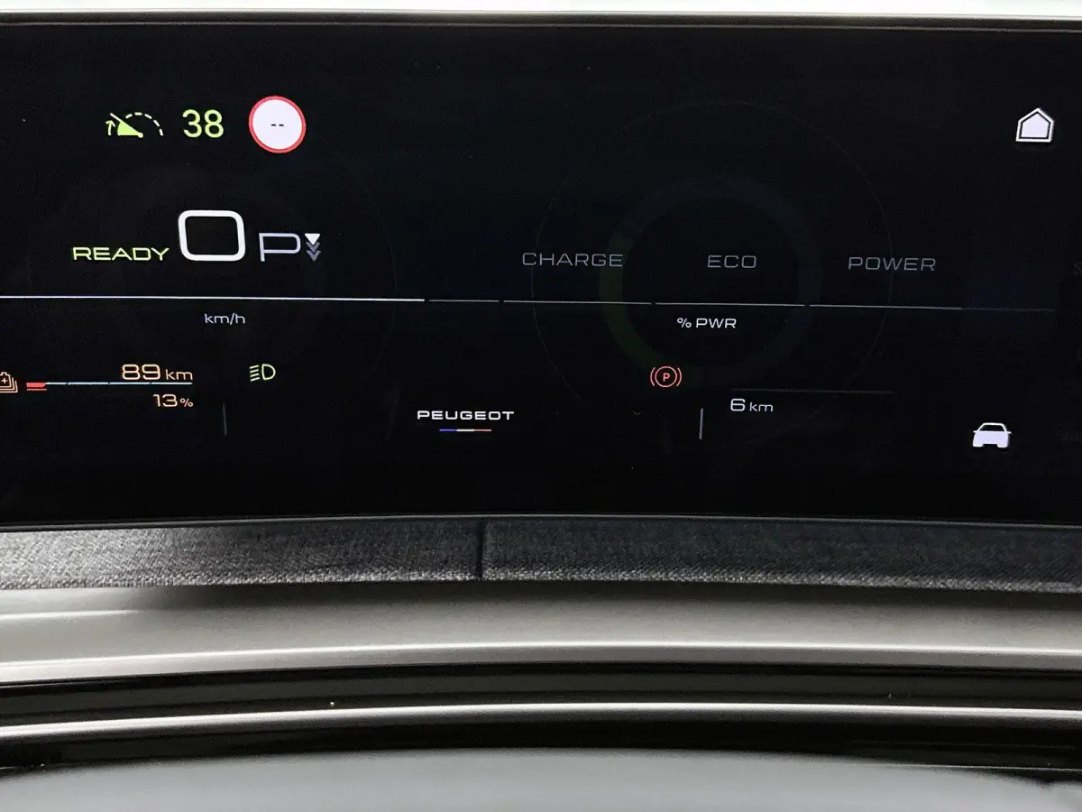 GT 230pk Long Range 97 kWh Automaat | Navigatie | Schuif/Kantel Dak | Elektrische Stoelen | Camera Voor + Achter | Elektrische Achterklep | Warmtepomp |  HiFi Focal |