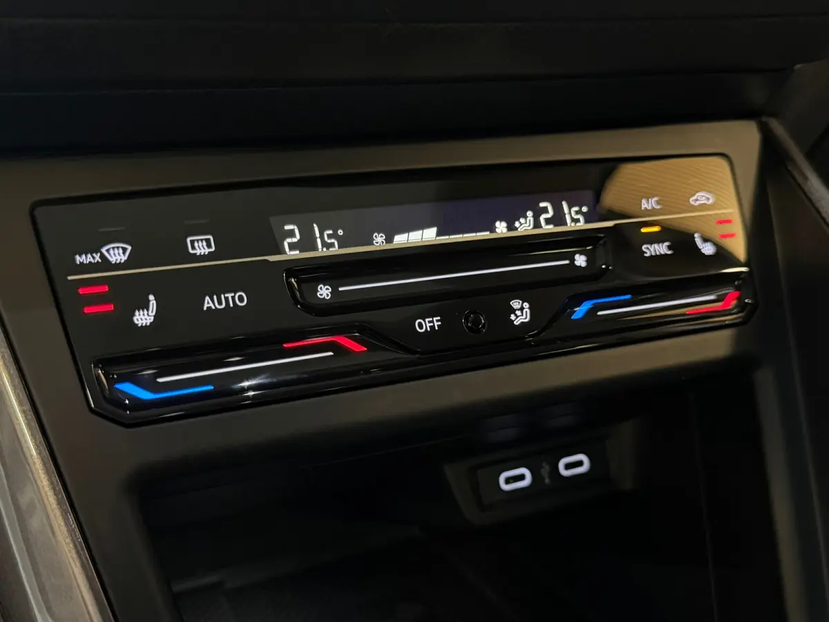 1.0 TSI |PANO|IQ LIGHT|KEYLESS|DODEHOEK|ACC|CAMERA|CARPLAY|2022|TREKHAAK|