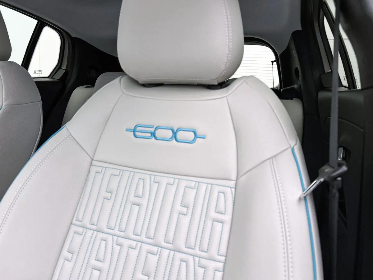 156pk La Prima 54 kWh Automaat | 3 Fase | Elektrische Achterklep | Elektrische Bestuurdersstoel met Massage | Navigatie | Climate Control | Adaptieve Cruise Control | 18" LMV | Achteruitrijc