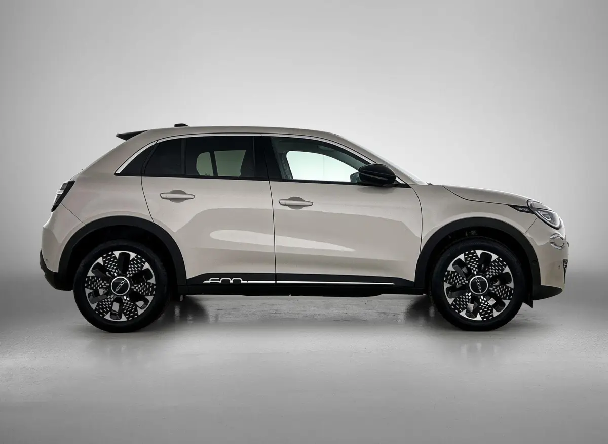 156pk La Prima 54 kWh Automaat | 3 Fase | Elektrische Achterklep | Elektrische Bestuurdersstoel met Massage | Navigatie | Climate Control | Adaptieve Cruise Control | 18" LMV | Achteruitrijc