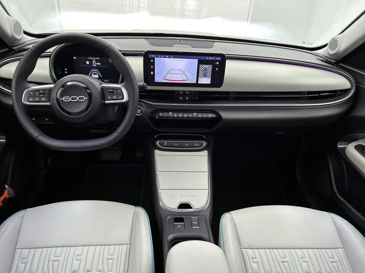 156pk La Prima 54 kWh Automaat | 3 Fase | Elektrische Achterklep | Elektrische Bestuurdersstoel met Massage | Navigatie | Climate Control | Adaptieve Cruise Control | 18" LMV | Achteruitrijc