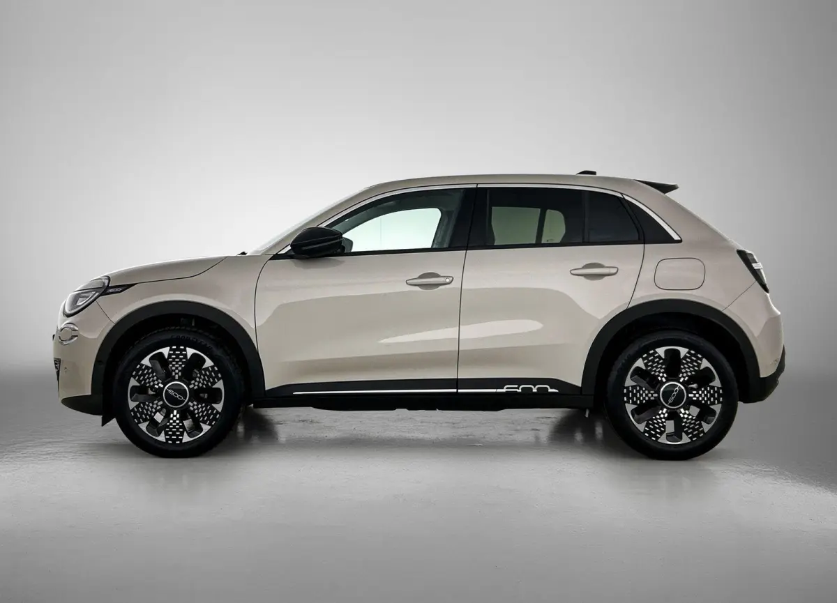 156pk La Prima 54 kWh Automaat | 3 Fase | Elektrische Achterklep | Elektrische Bestuurdersstoel met Massage | Navigatie | Climate Control | Adaptieve Cruise Control | 18" LMV | Achteruitrijc