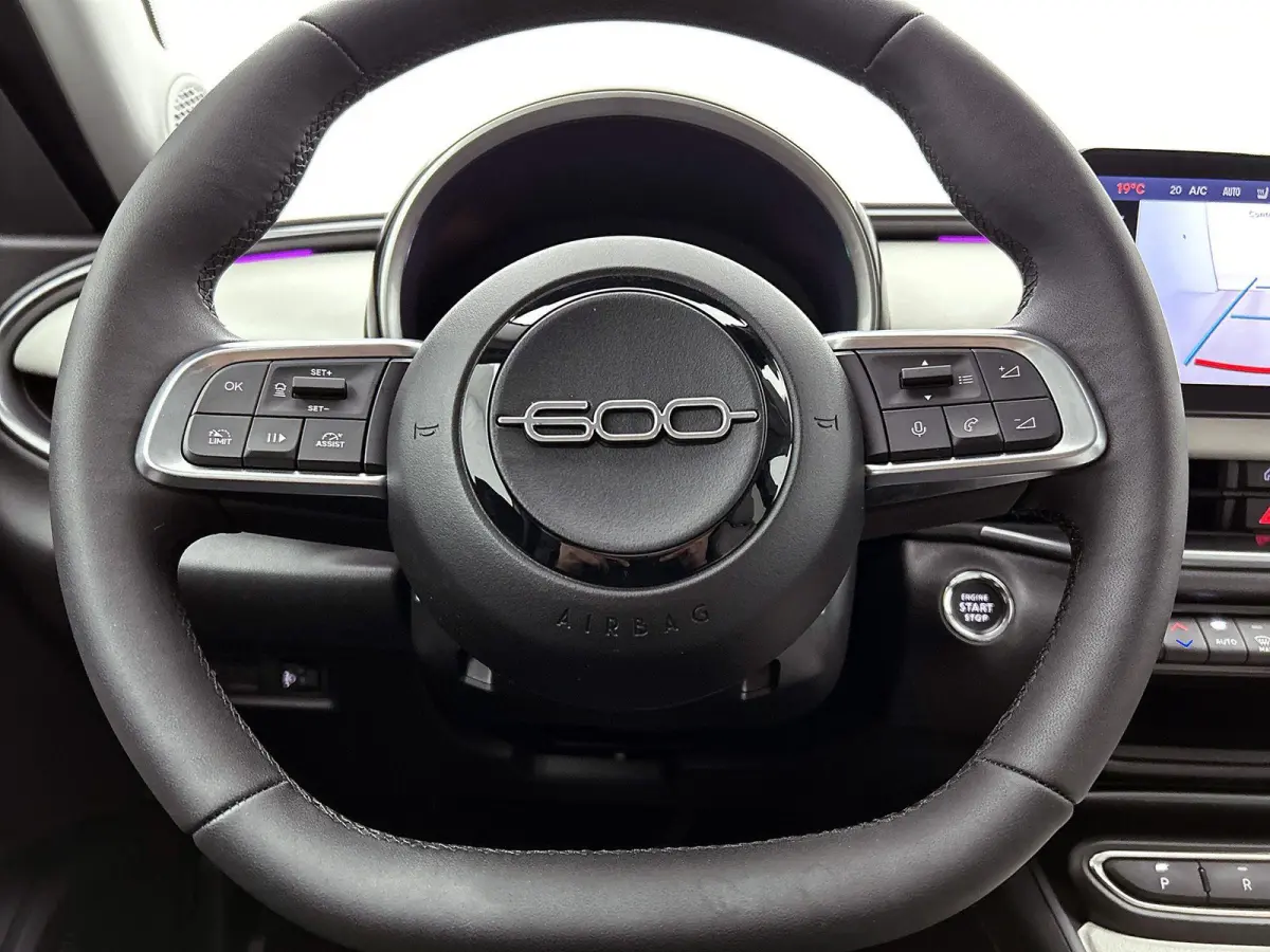 156pk La Prima 54 kWh Automaat | 3 Fase | Elektrische Achterklep | Elektrische Bestuurdersstoel met Massage | Navigatie | Climate Control | Adaptieve Cruise Control | 18" LMV | Achteruitrijc