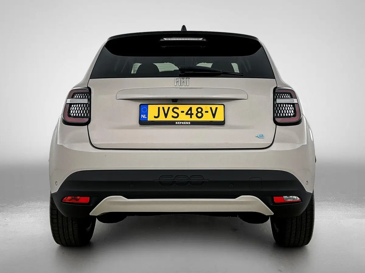156pk La Prima 54 kWh Automaat | 3 Fase | Elektrische Achterklep | Elektrische Bestuurdersstoel met Massage | Navigatie | Climate Control | Adaptieve Cruise Control | 18" LMV | Achteruitrijc
