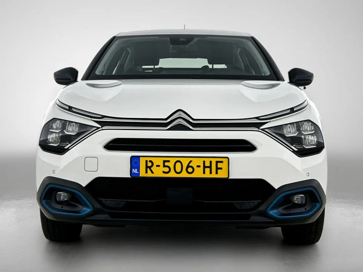 136pk Feel 50 kWh Automaat | 1ste Eigenaar | Apple Carplay/Android Auto | Adaptieve Cruise Control | Climate Control | Full-LED | 17"LMV | Camera |