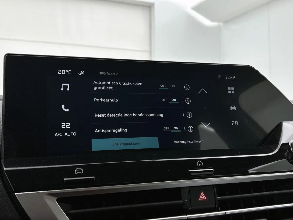 136pk Feel 50 kWh Automaat | 1ste Eigenaar | Apple Carplay/Android Auto | Adaptieve Cruise Control | Climate Control | Full-LED | 17"LMV | Camera |