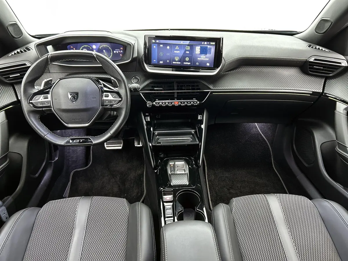 1.2 130pk GT Automaat | Trekhaak | Navigatie | Camera Voor + Achter | Climate Control | Adaptieve Cruise Control | 17"LMV | Dodehoekdetectie | 17"LMV |