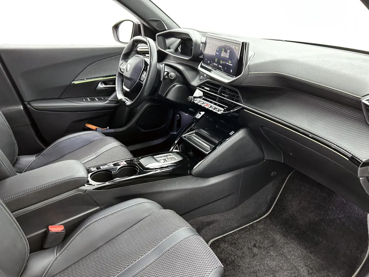 1.2 130pk GT Automaat | Trekhaak | Navigatie | Camera Voor + Achter | Climate Control | Adaptieve Cruise Control | 17"LMV | Dodehoekdetectie | 17"LMV |