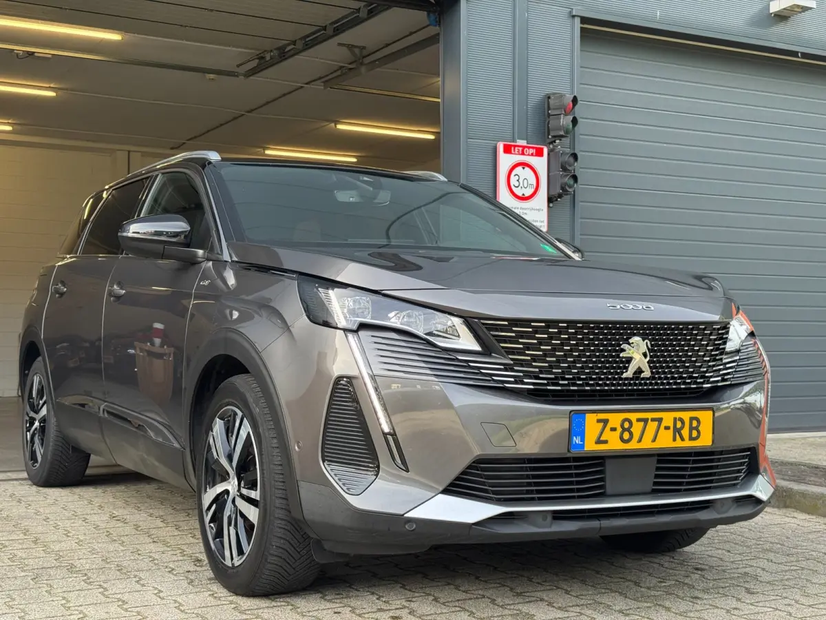 1.2 PureTech GT / NWE DISTR.RIEM !! / 7-ZITTER / ADAPTIEVE CRUISE / AFN. TREKHAAK / CAMERA / CARPLAY / KEYLESS / '18!