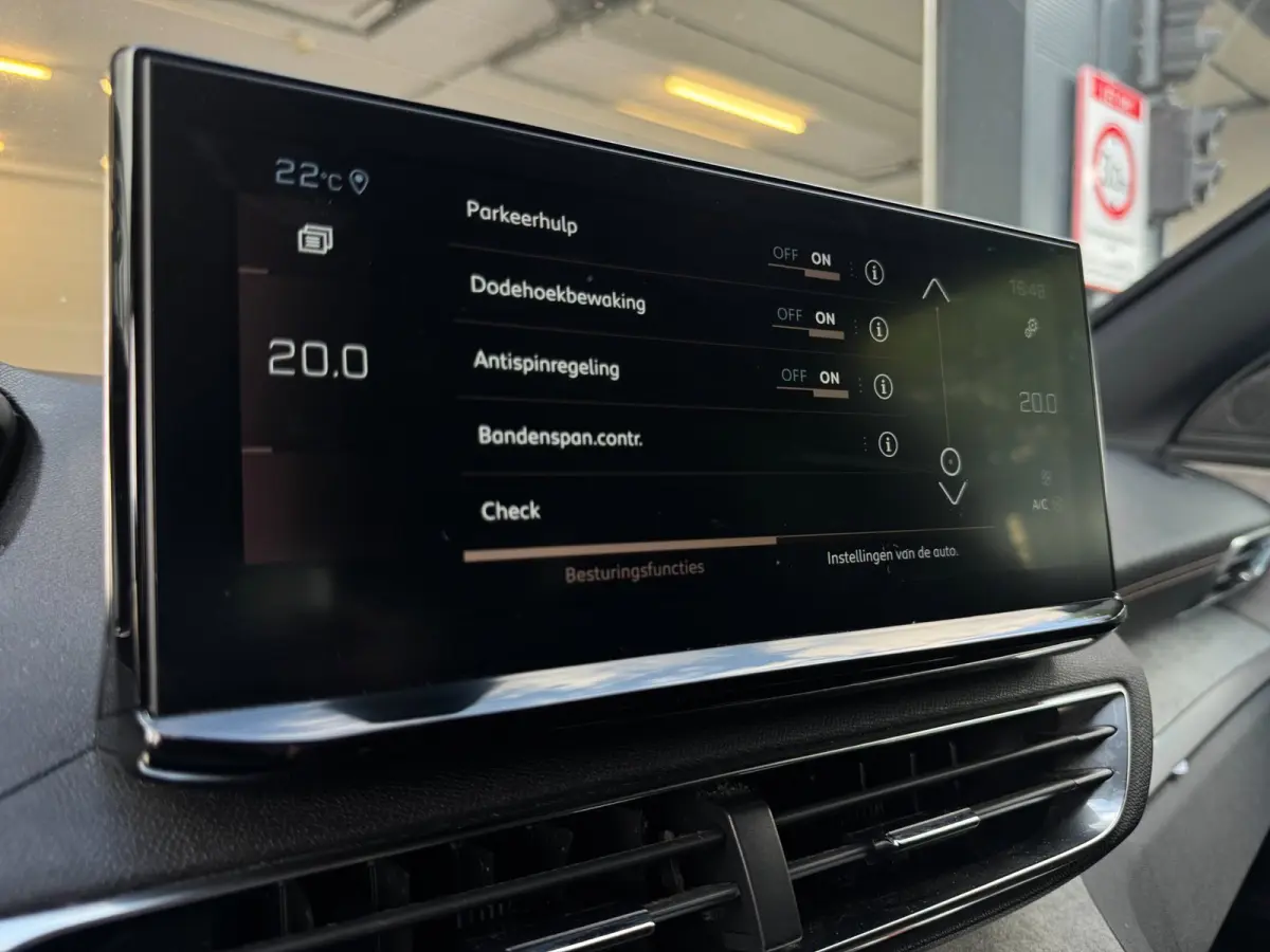 1.2 PureTech GT / NWE DISTR.RIEM !! / 7-ZITTER / ADAPTIEVE CRUISE / AFN. TREKHAAK / CAMERA / CARPLAY / KEYLESS / '18!