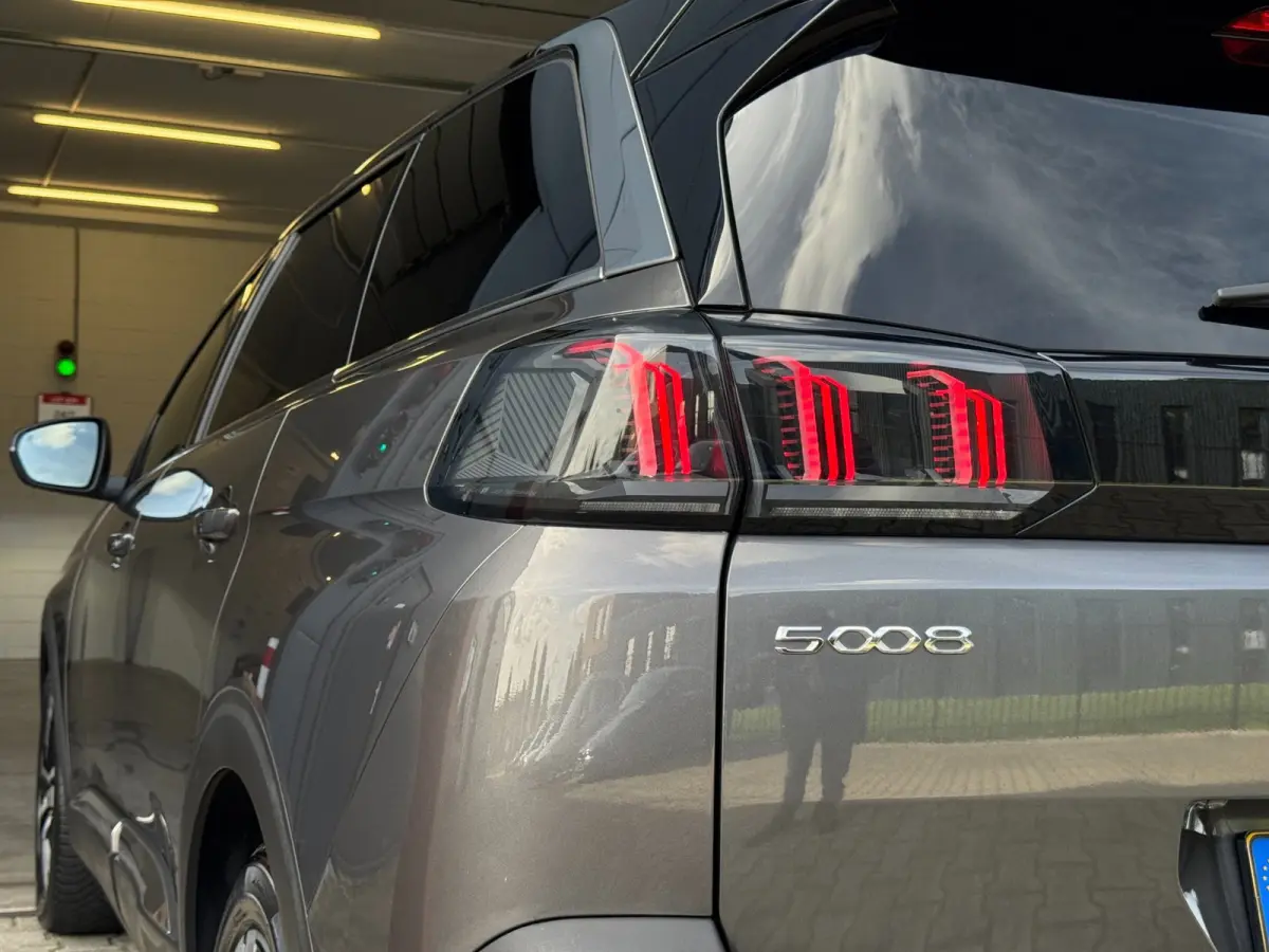 1.2 PureTech GT / NWE DISTR.RIEM !! / 7-ZITTER / ADAPTIEVE CRUISE / AFN. TREKHAAK / CAMERA / CARPLAY / KEYLESS / '18!