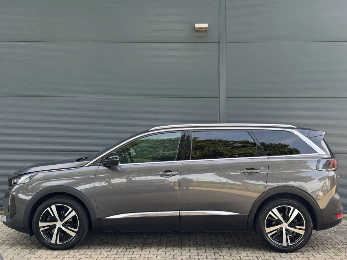 1.2 PureTech GT / NWE DISTR.RIEM !! / 7-ZITTER / ADAPTIEVE CRUISE / AFN. TREKHAAK / CAMERA / CARPLAY / KEYLESS / '18!