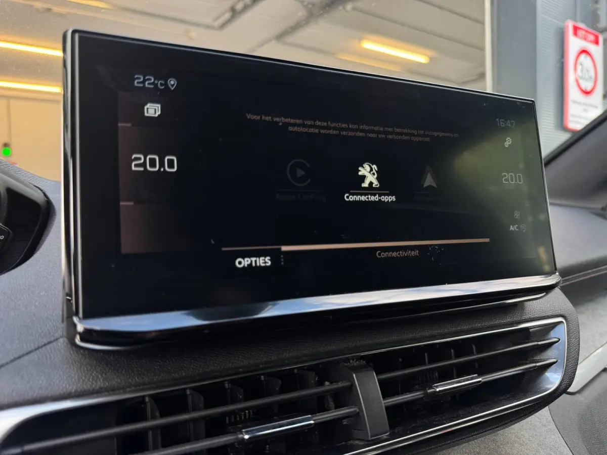 1.2 PureTech GT / NWE DISTR.RIEM !! / 7-ZITTER / ADAPTIEVE CRUISE / AFN. TREKHAAK / CAMERA / CARPLAY / KEYLESS / '18!