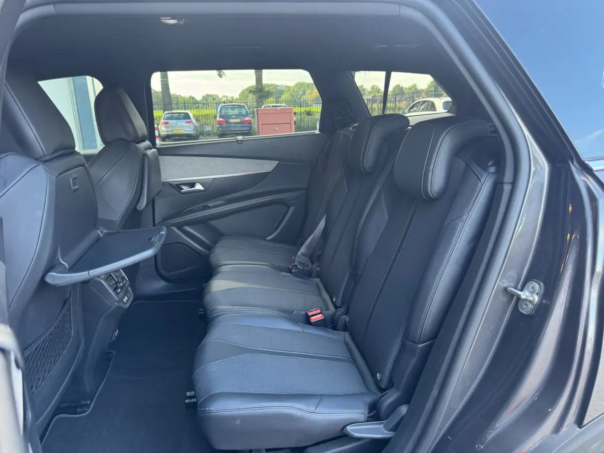1.2 PureTech GT / NWE DISTR.RIEM !! / 7-ZITTER / ADAPTIEVE CRUISE / AFN. TREKHAAK / CAMERA / CARPLAY / KEYLESS / '18!
