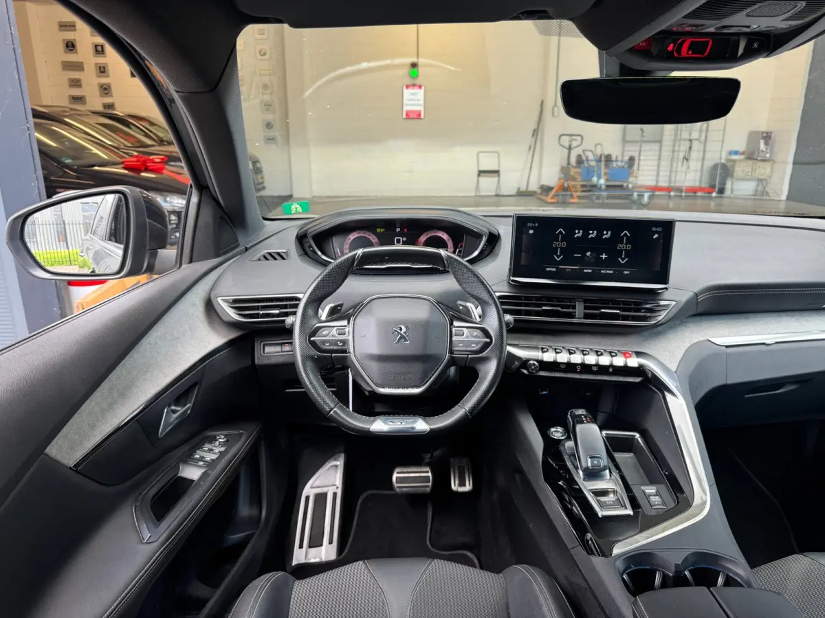 1.2 PureTech GT / NWE DISTR.RIEM !! / 7-ZITTER / ADAPTIEVE CRUISE / AFN. TREKHAAK / CAMERA / CARPLAY / KEYLESS / '18!