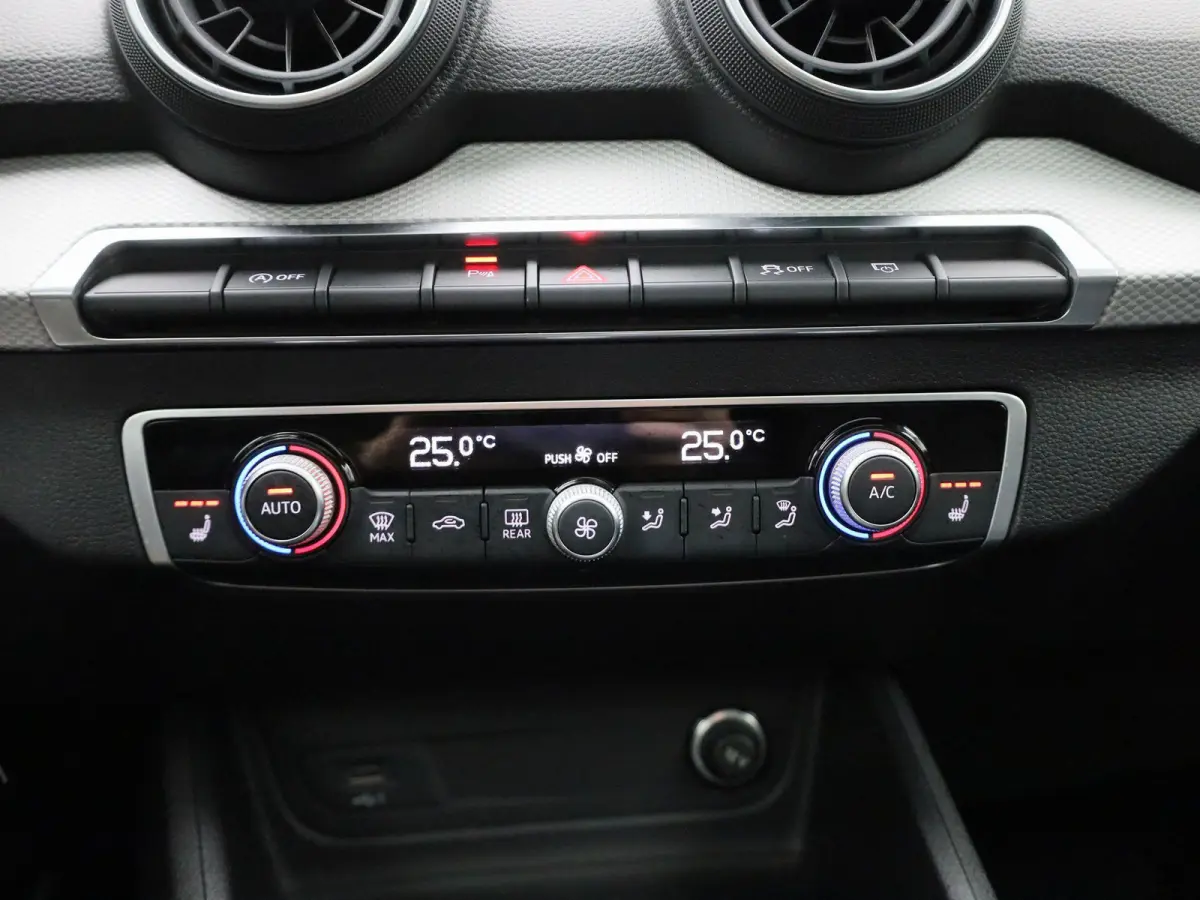 35 TFSI S edition 150 PK | S-line | Navigatie | Panoramadak | Camera | Parkeersensoren | Stoelverwarming | Elektrische Achterklep | Lichtmetalen velgen |
