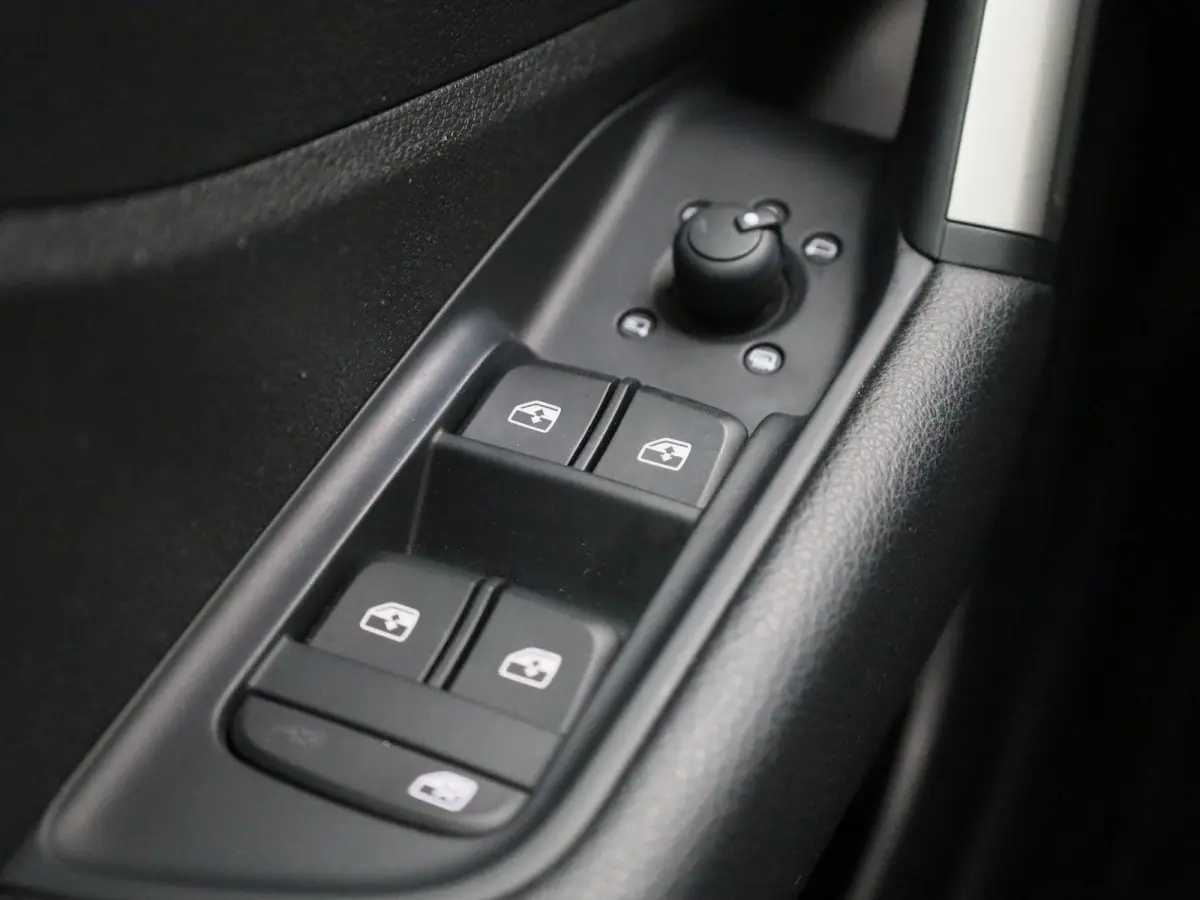 35 TFSI S edition 150 PK | S-line | Navigatie | Panoramadak | Camera | Parkeersensoren | Stoelverwarming | Elektrische Achterklep | Lichtmetalen velgen |