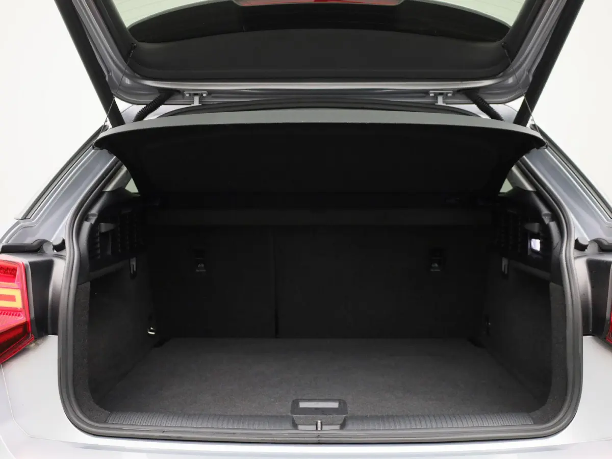 35 TFSI S edition 150 PK | S-line | Navigatie | Panoramadak | Camera | Parkeersensoren | Stoelverwarming | Elektrische Achterklep | Lichtmetalen velgen |