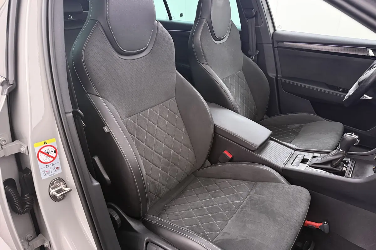 218 PK PHEV Aut. Sportline Pano-Dak Adapt. Cruise Trekhaak