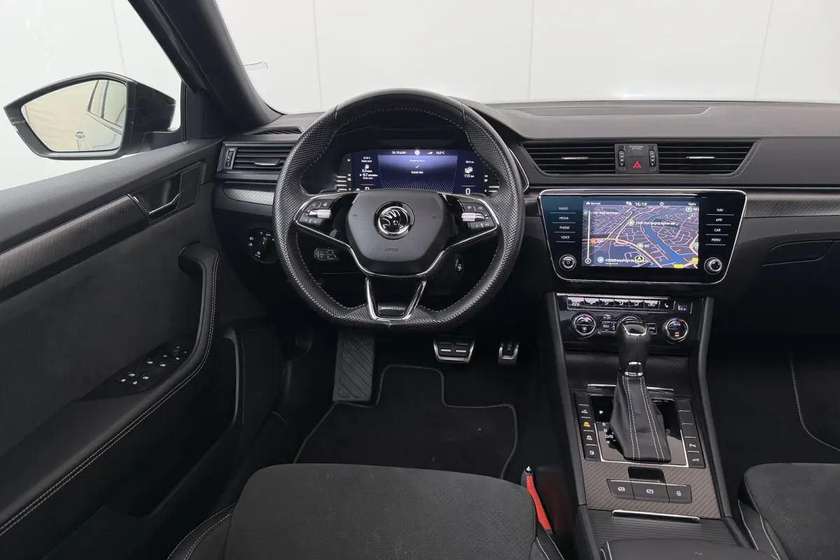 218 PK PHEV Aut. Sportline Pano-Dak Adapt. Cruise Trekhaak