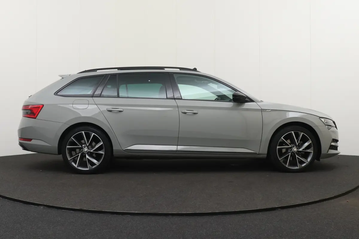 218 PK PHEV Aut. Sportline Pano-Dak Adapt. Cruise Trekhaak