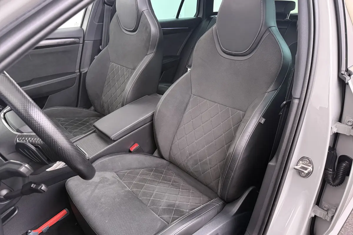 218 PK PHEV Aut. Sportline Pano-Dak Adapt. Cruise Trekhaak