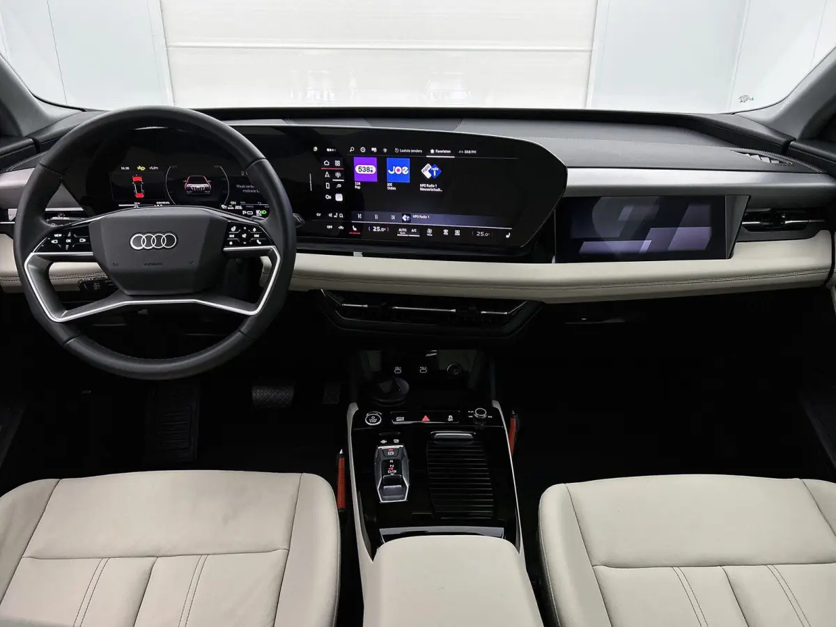 Advanced edition performance 100 kWh | Automaat | Navigatie | 360 Camera | Panoramadak | Stoelverwarming | LED Matrix |