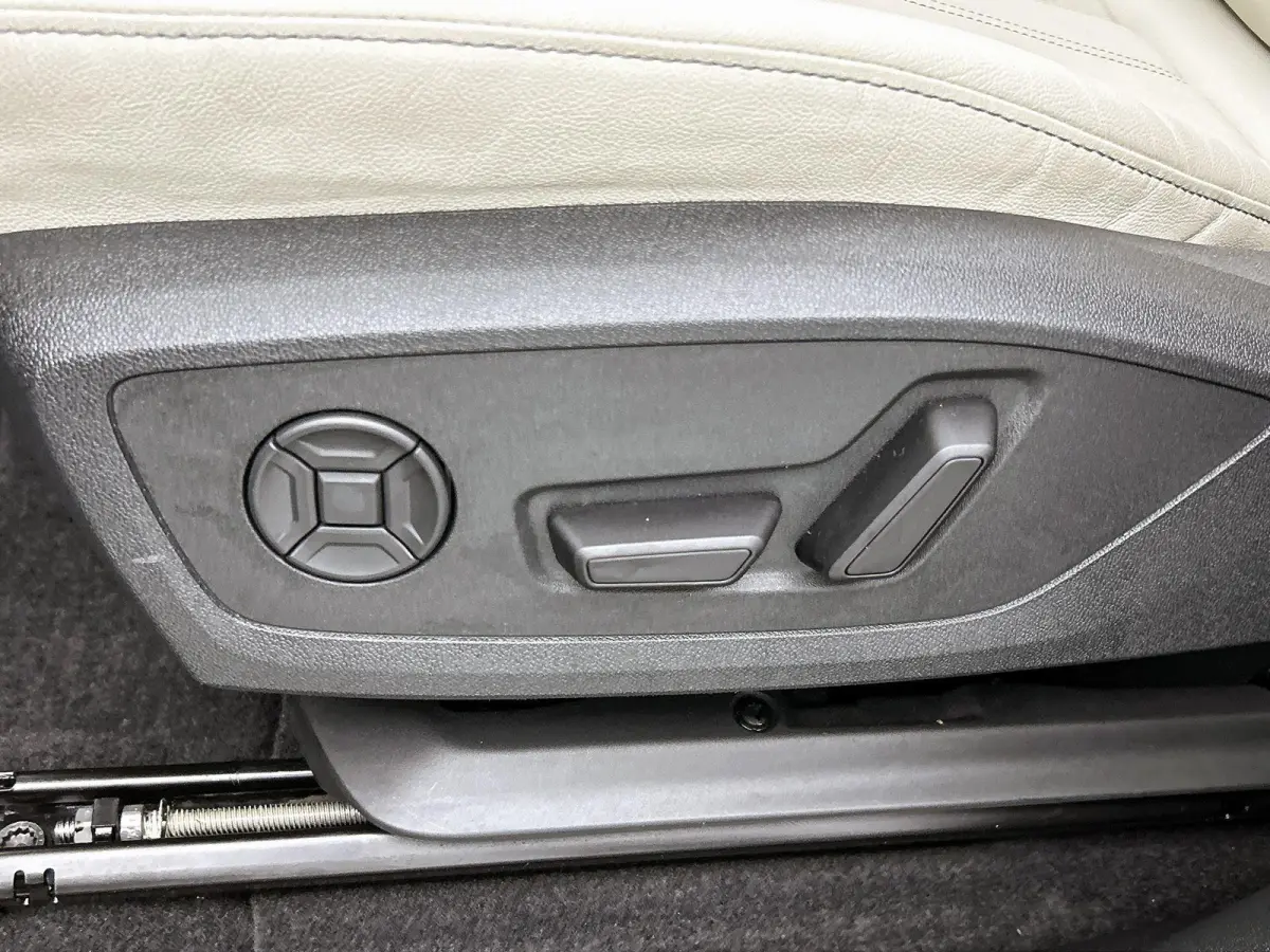 Advanced edition performance 100 kWh | Automaat | Navigatie | 360 Camera | Panoramadak | Stoelverwarming | LED Matrix |